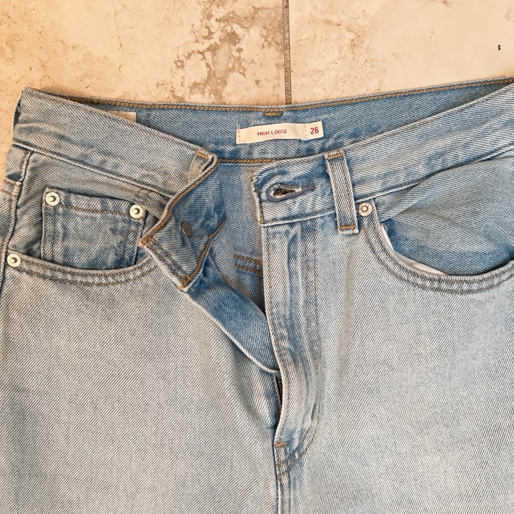 Levi’s High Loose Jeans - Picture 2 of 3